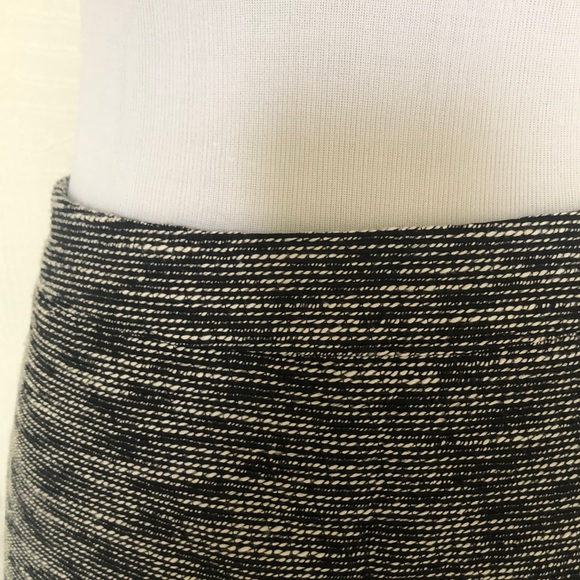 H&M MINI SKIRT TEXTURED. - Picture 3 of 8